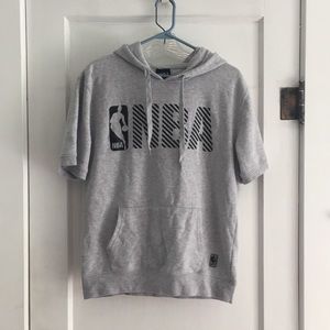 Short sleeved hoodie